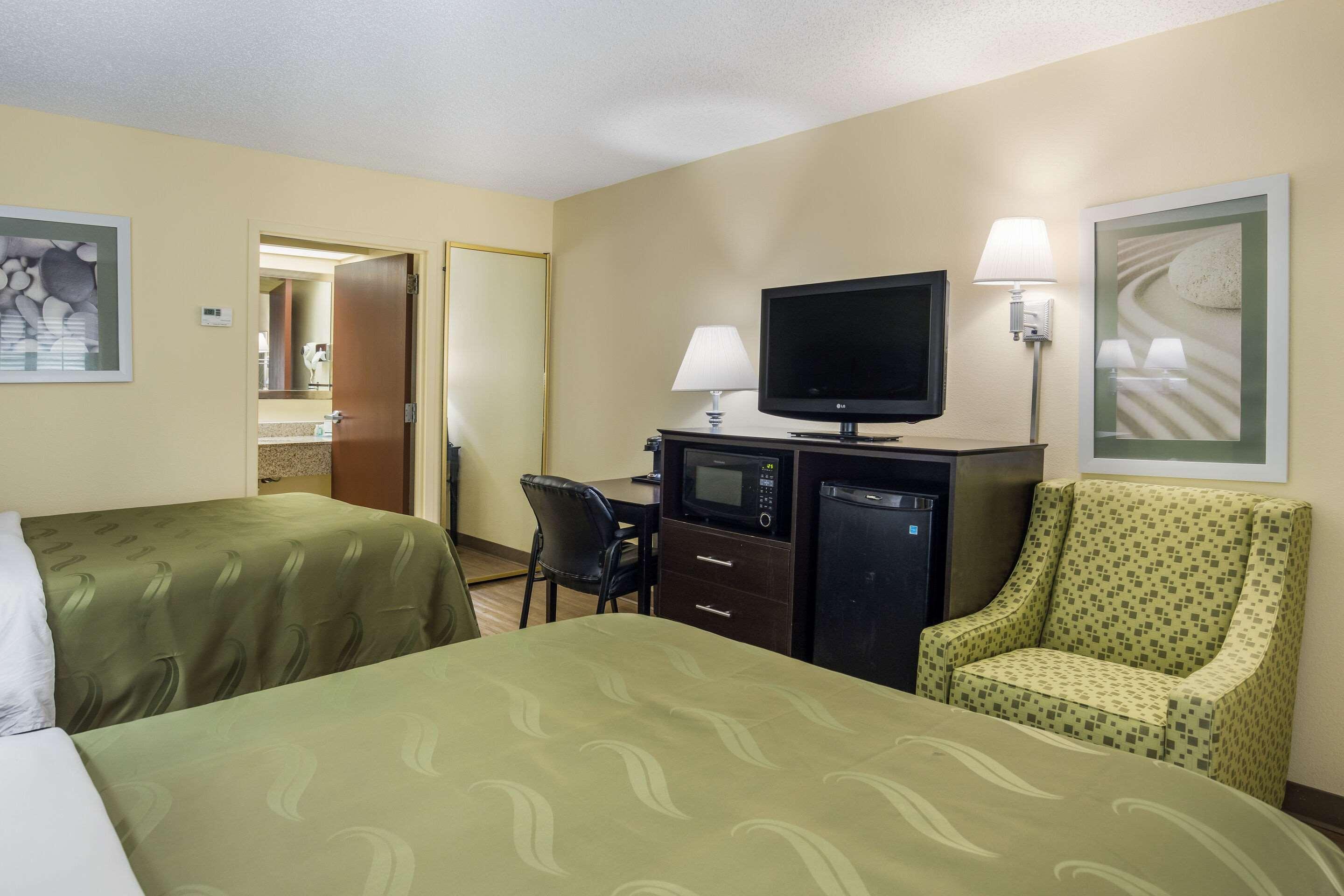 Quality Inn Олбани Екстериор снимка