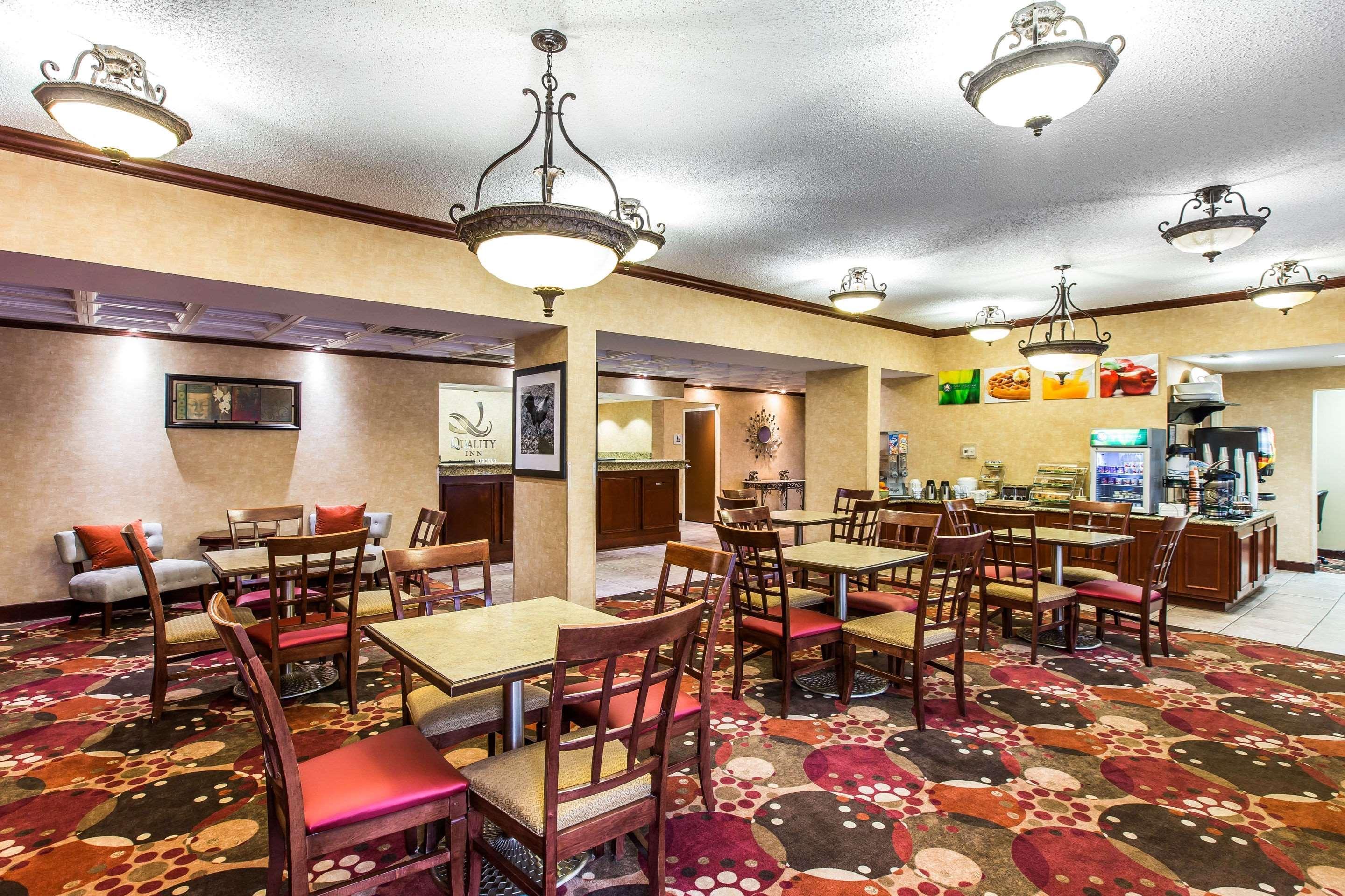 Quality Inn Олбани Екстериор снимка